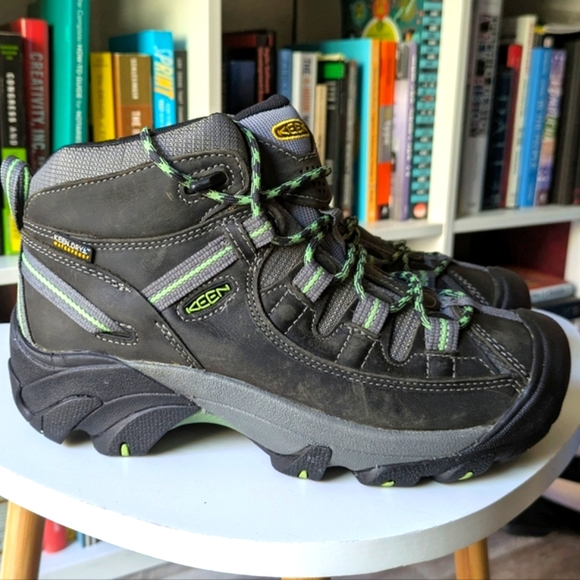 NWT KEEN Women's Targhee II Mid WP Hiking Shoes Raven Opaline - Size 8 - Picture 1 of 8